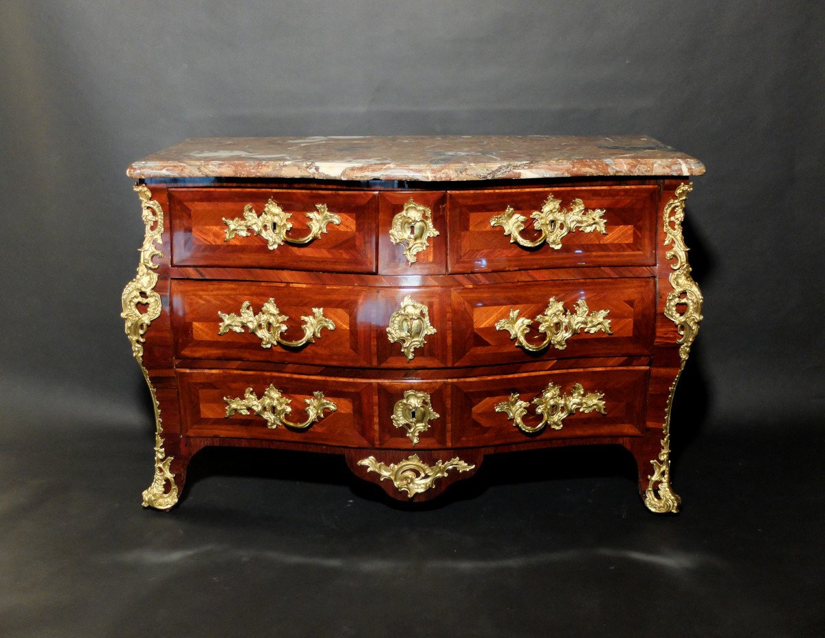 Commode tombeau estampillée par François Fleury - Epoque Louis XV