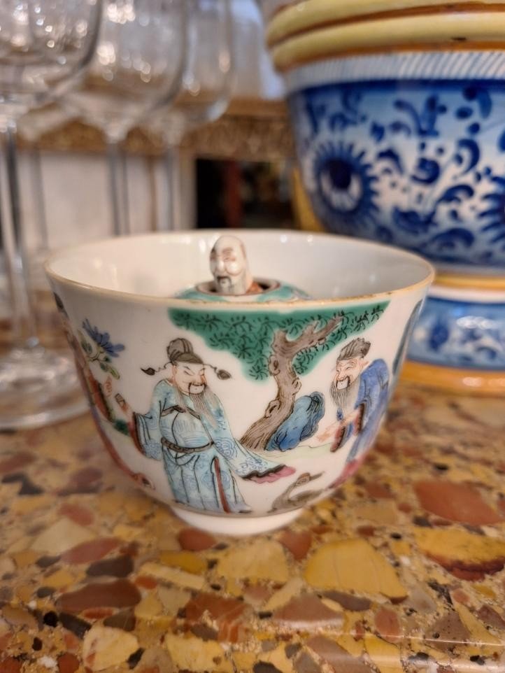 Chinese Porcelain Surprise Mug-photo-4