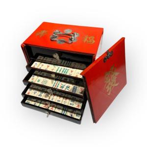 Chine, Ancien Jeu De Mah-jong  Complet Dans Un Coffret En Laque Vermillon Vers 1920