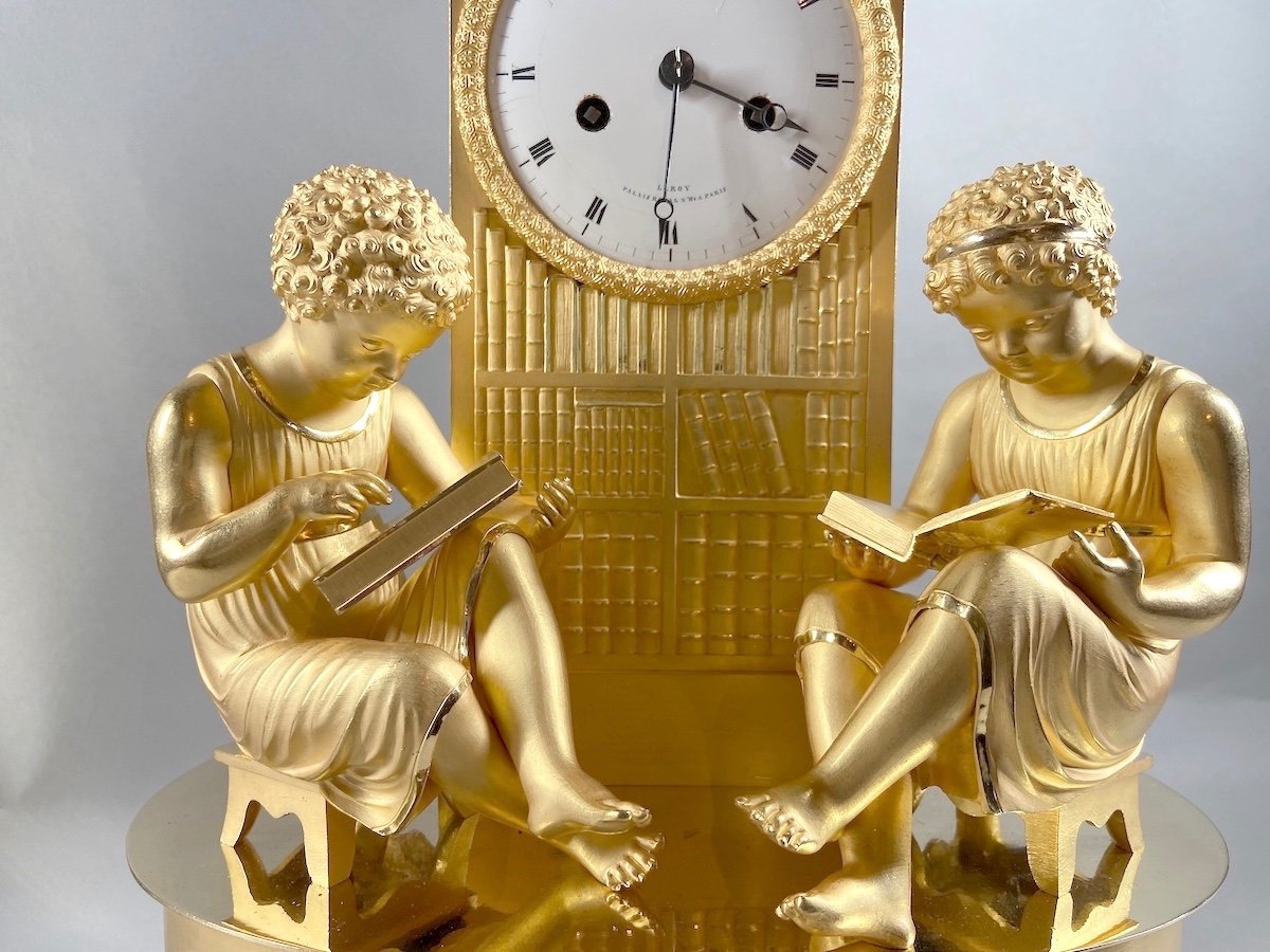 French Empire Style Mantel Table Clock In Gilt Bronze. Made Around 1800-1815-photo-2