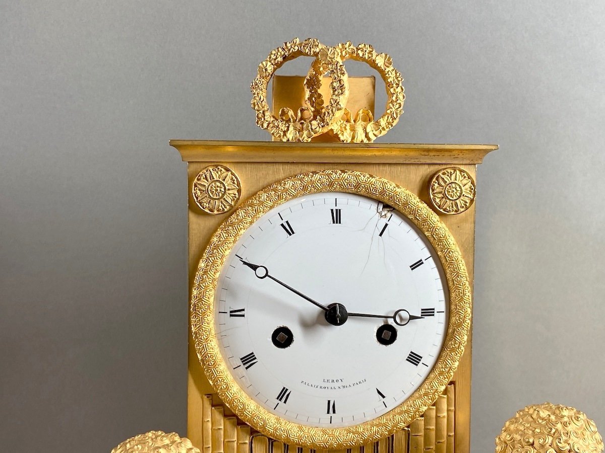 French Empire Style Mantel Table Clock In Gilt Bronze. Made Around 1800-1815-photo-4