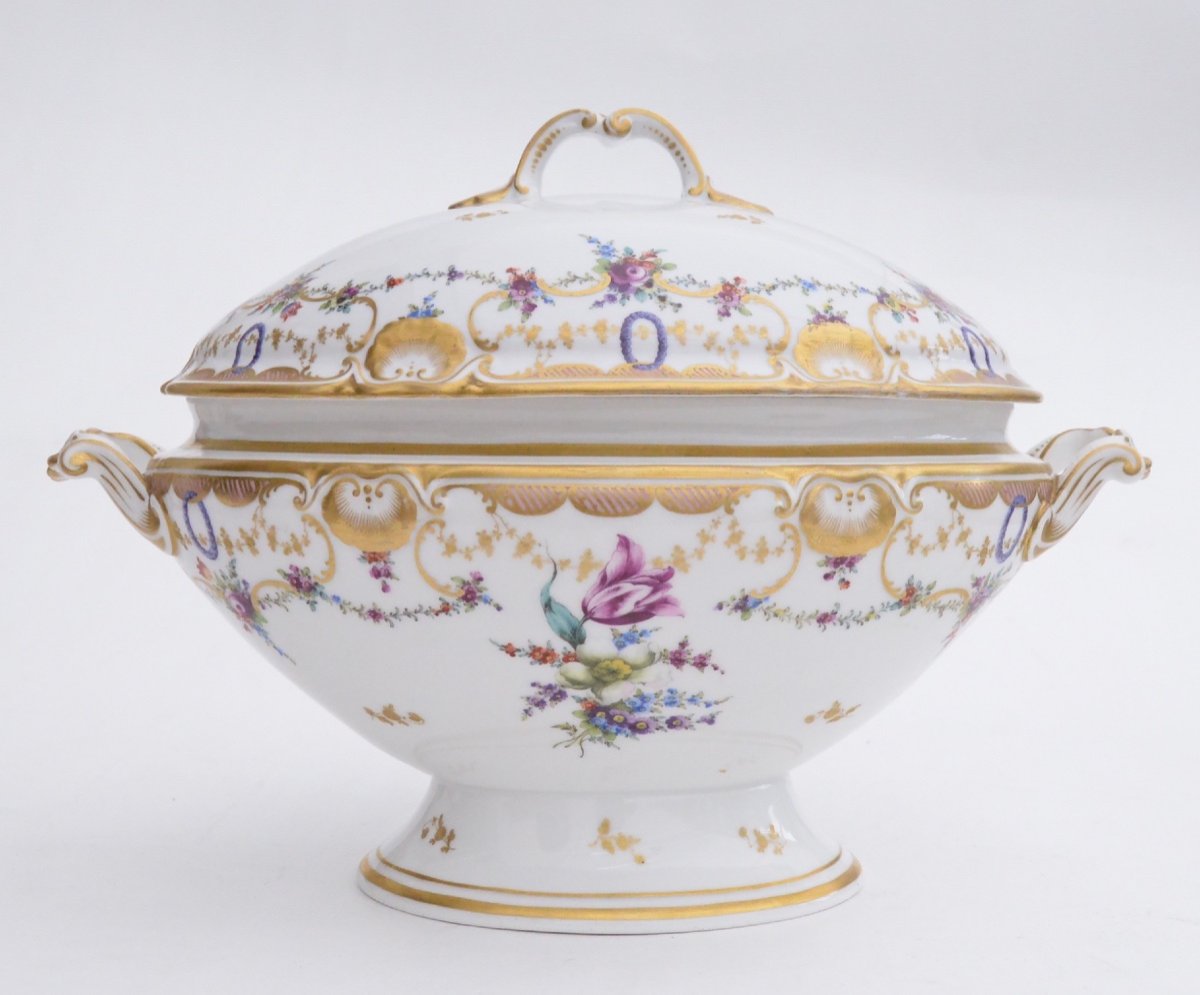 Oval Shaped Vienna Porcelain Tureen Terrine With Floral Decor Circa 1808