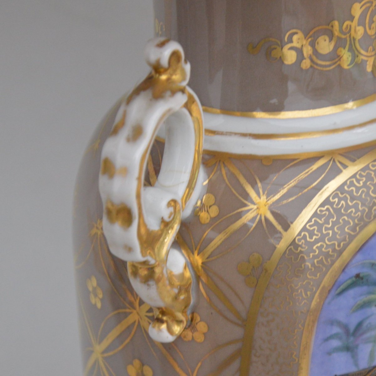 Vase En Porcelaine Polychrome à Décor Sujet Oriental Napoleon III XIXème-photo-1