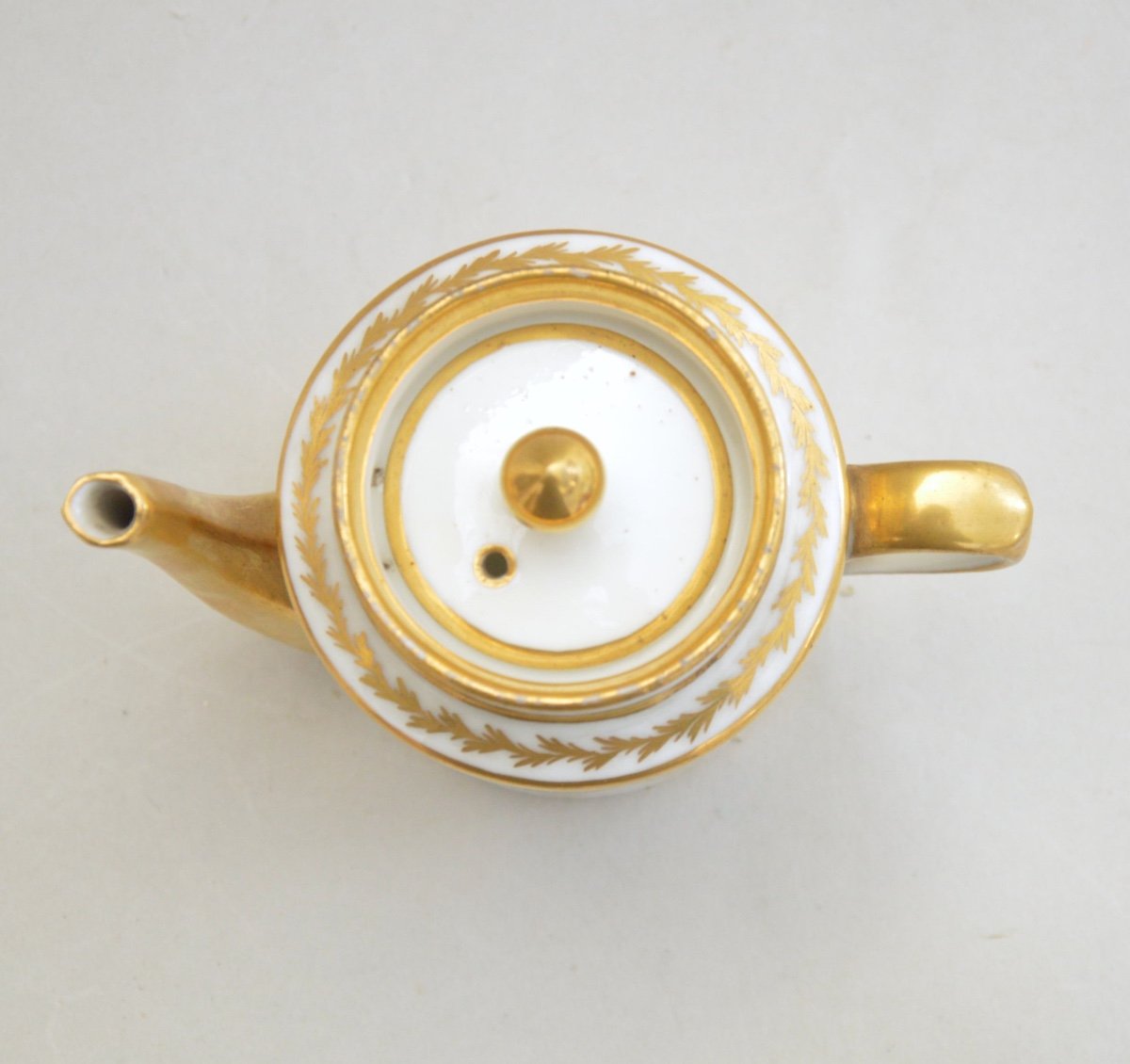 Small Paris Porcelain Teapot With Gold Decor Circa 1800-photo-1