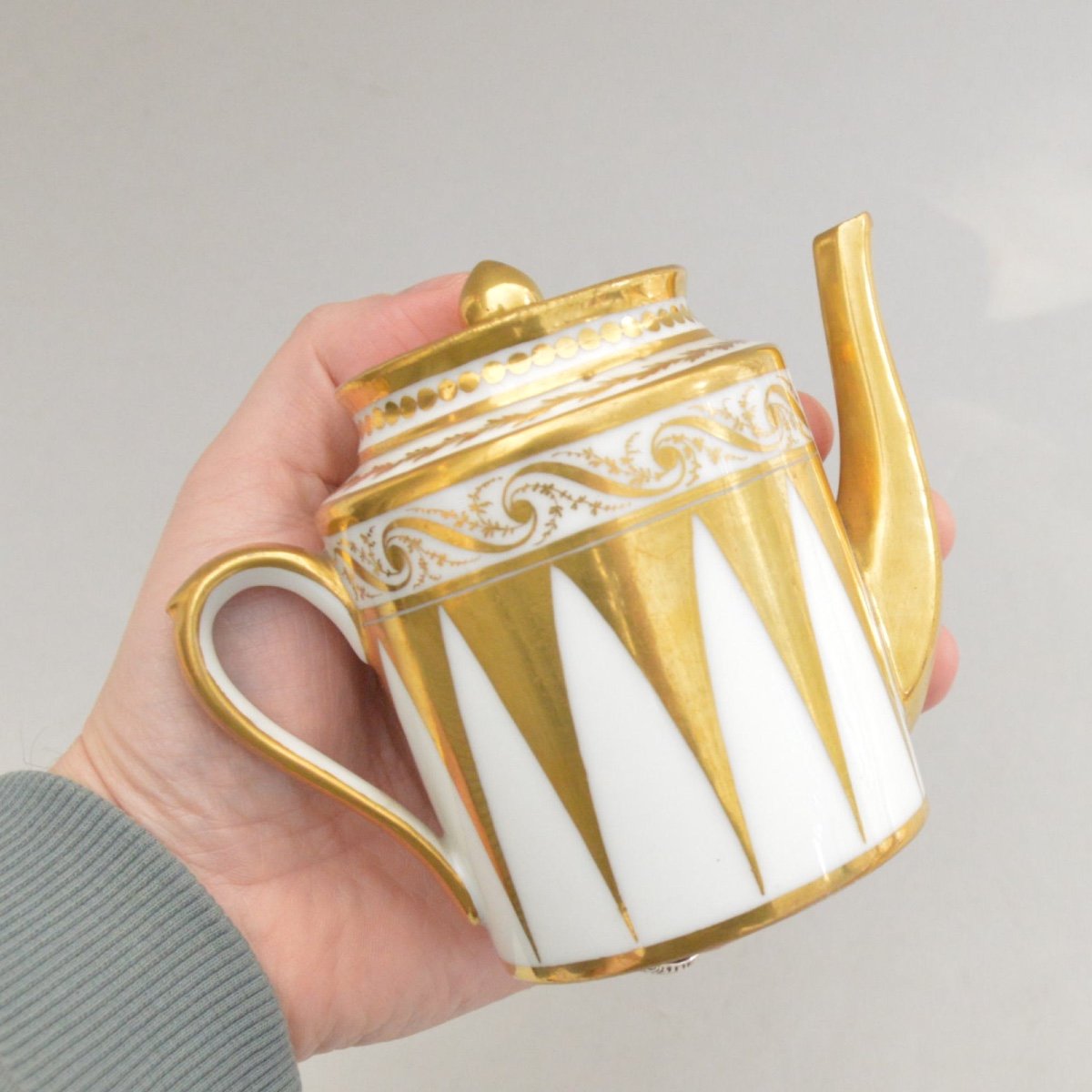 Small Paris Porcelain Teapot With Gold Decor Circa 1800-photo-7