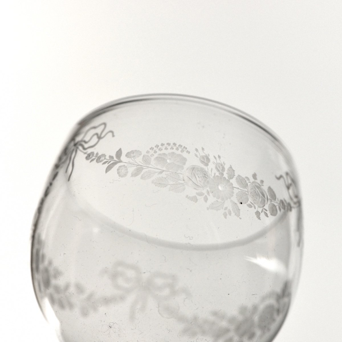 Set Of Twelve White Wine Blown Glasses With Hand-cut Floral Decoration 19th Century-photo-4