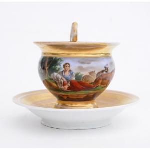 Large Porcelain Cup And Saucer With Polychrome Decoration Depicting Shepherdess With Cows 19ème