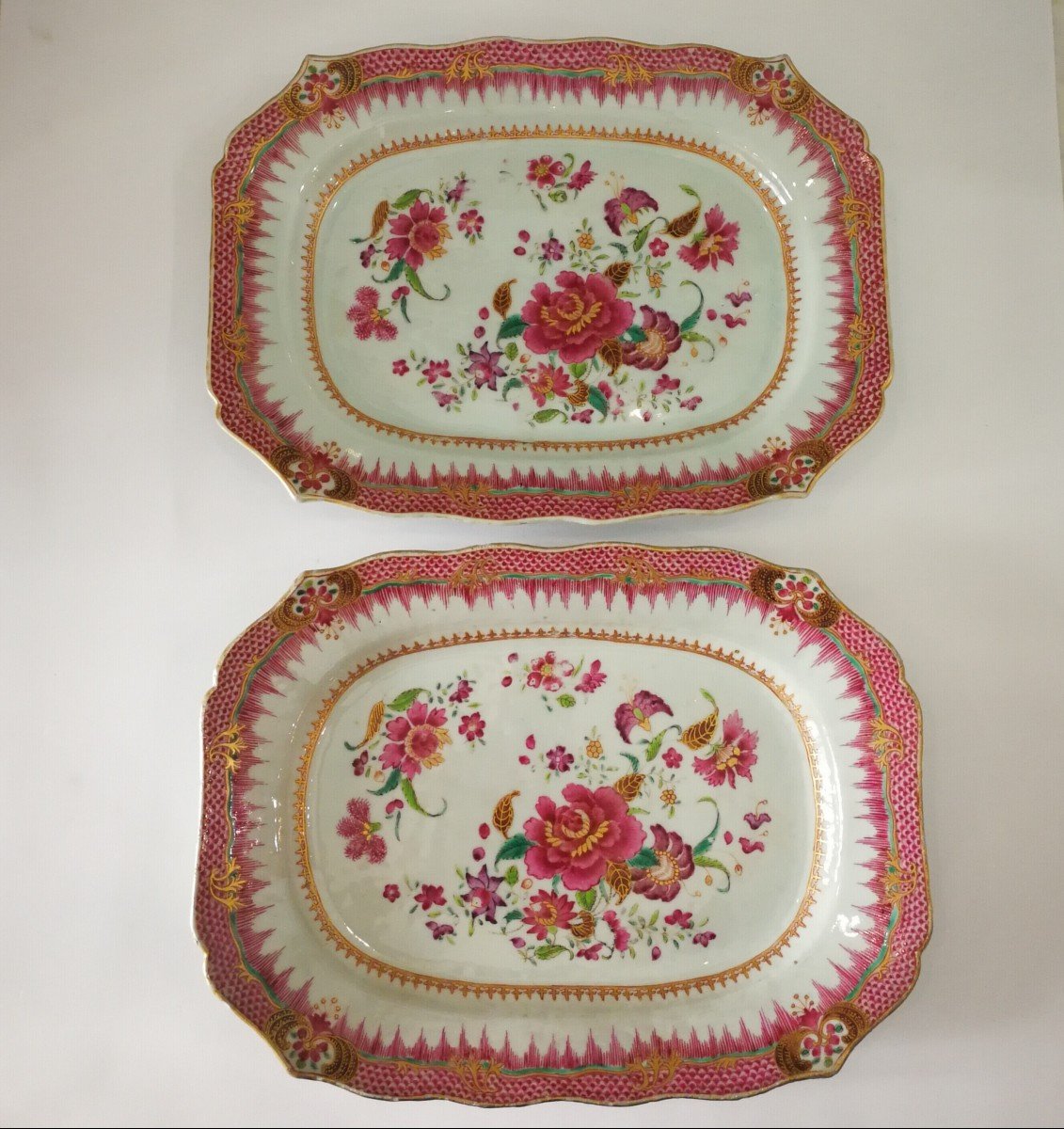 Pair Of Chinese Porcelain Trays, Compagnie Des Indes, 18th Century.