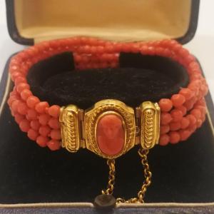 French Bracelet In 18-carat Gold And Coral, 19th Century.