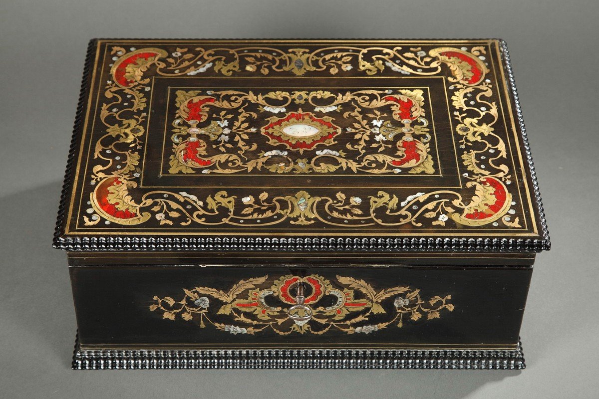 A Mid-19th Century Wooden Casket Inlaid With Mother-of-pearl-photo-2