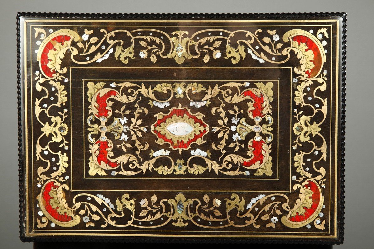 A Mid-19th Century Wooden Casket Inlaid With Mother-of-pearl-photo-3