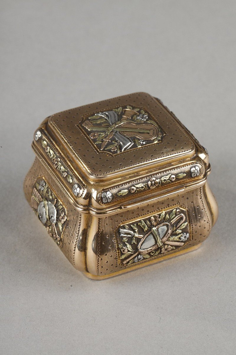 Three Tone Gold Box 19 Century