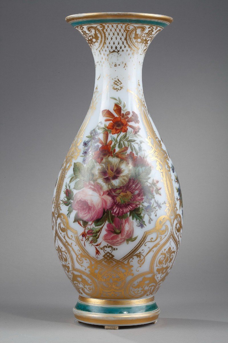 Vase En Opaline émaillée d'époque Louis-philippe