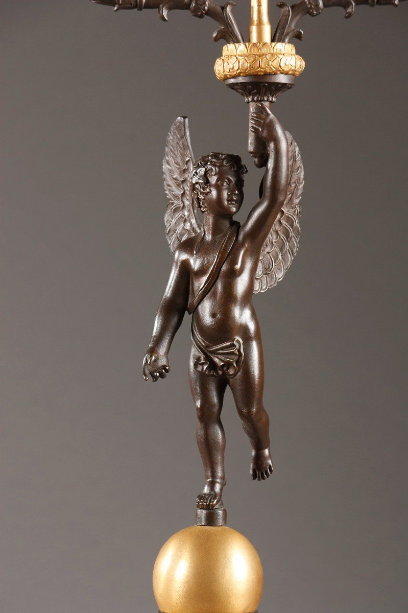 Paire De Candélabres En Bronze Doré Et Patiné à Putti-photo-3