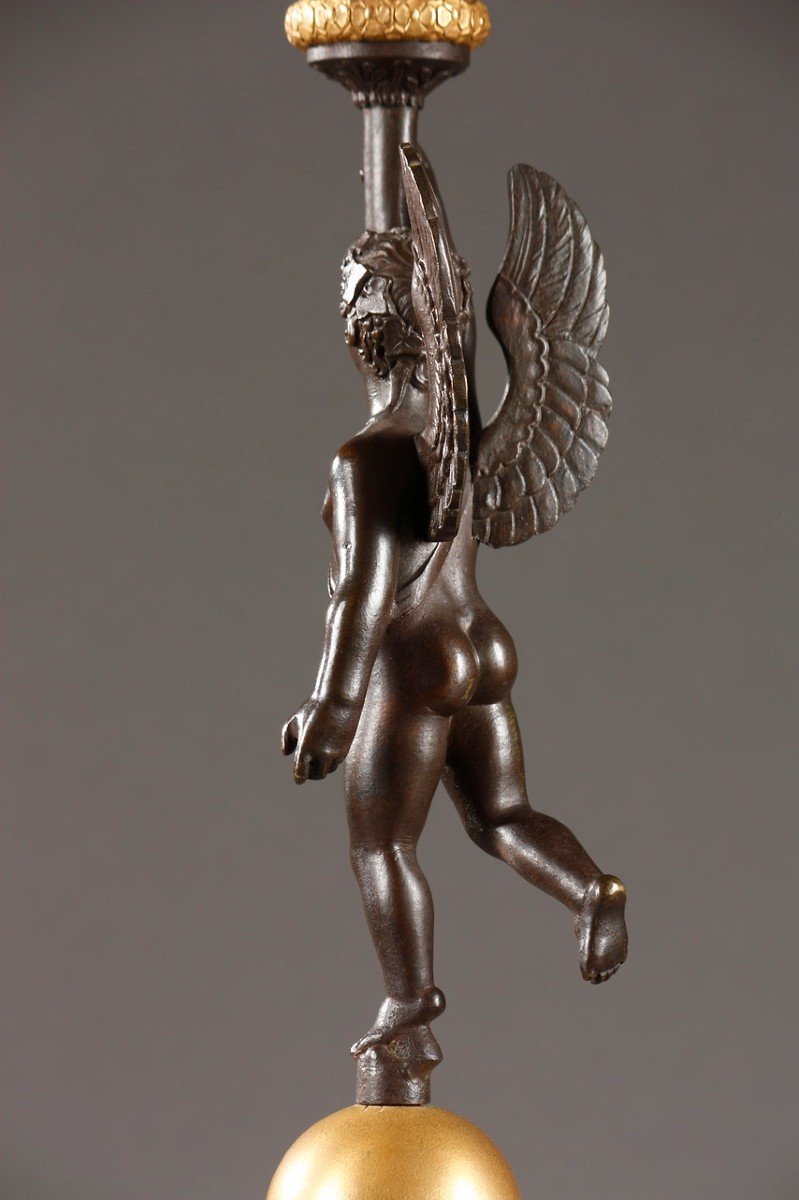 Paire De Candélabres En Bronze Doré Et Patiné à Putti-photo-4