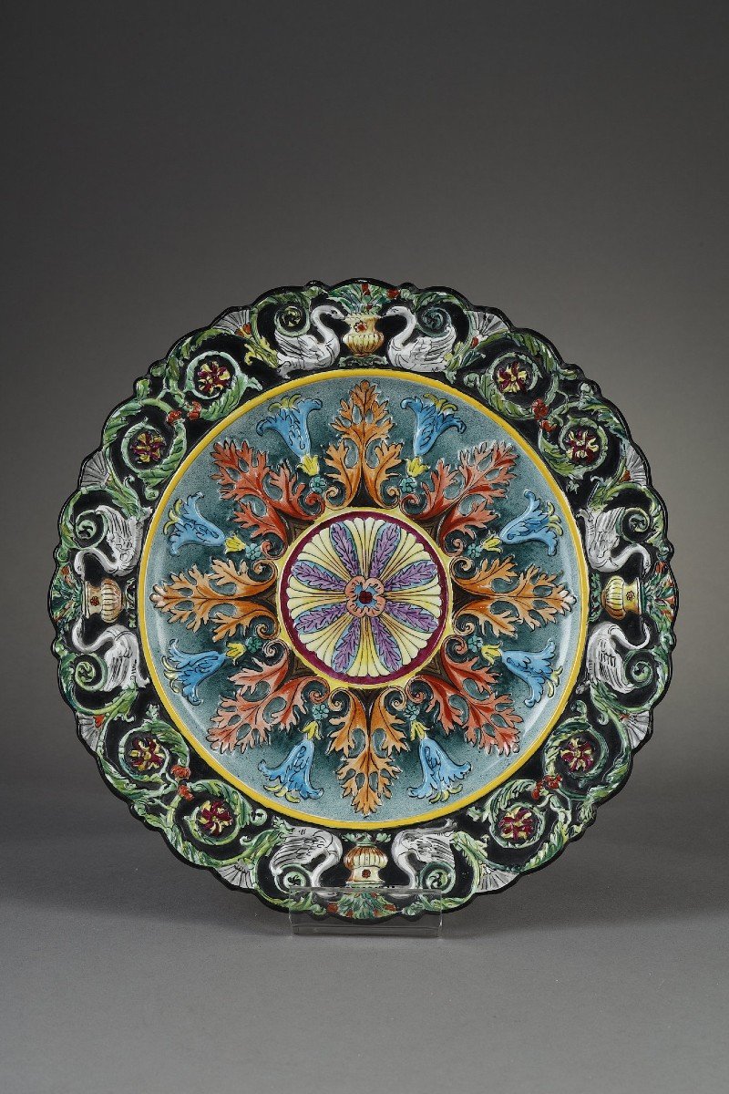 Assiette Longwy Décor Cygne, Daté 1877