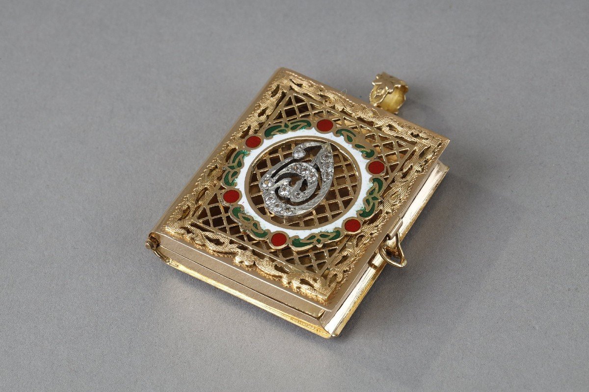 Gold And Diamond Quran Pendant, 19th Century-photo-2