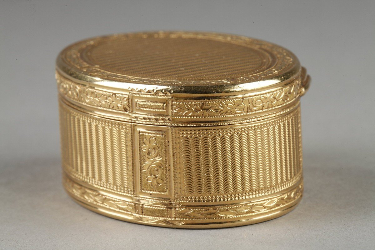 18th Century Gold Snuff Box By Pierre Pleyards -photo-2