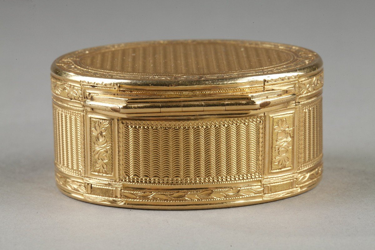 18th Century Gold Snuff Box By Pierre Pleyards -photo-3