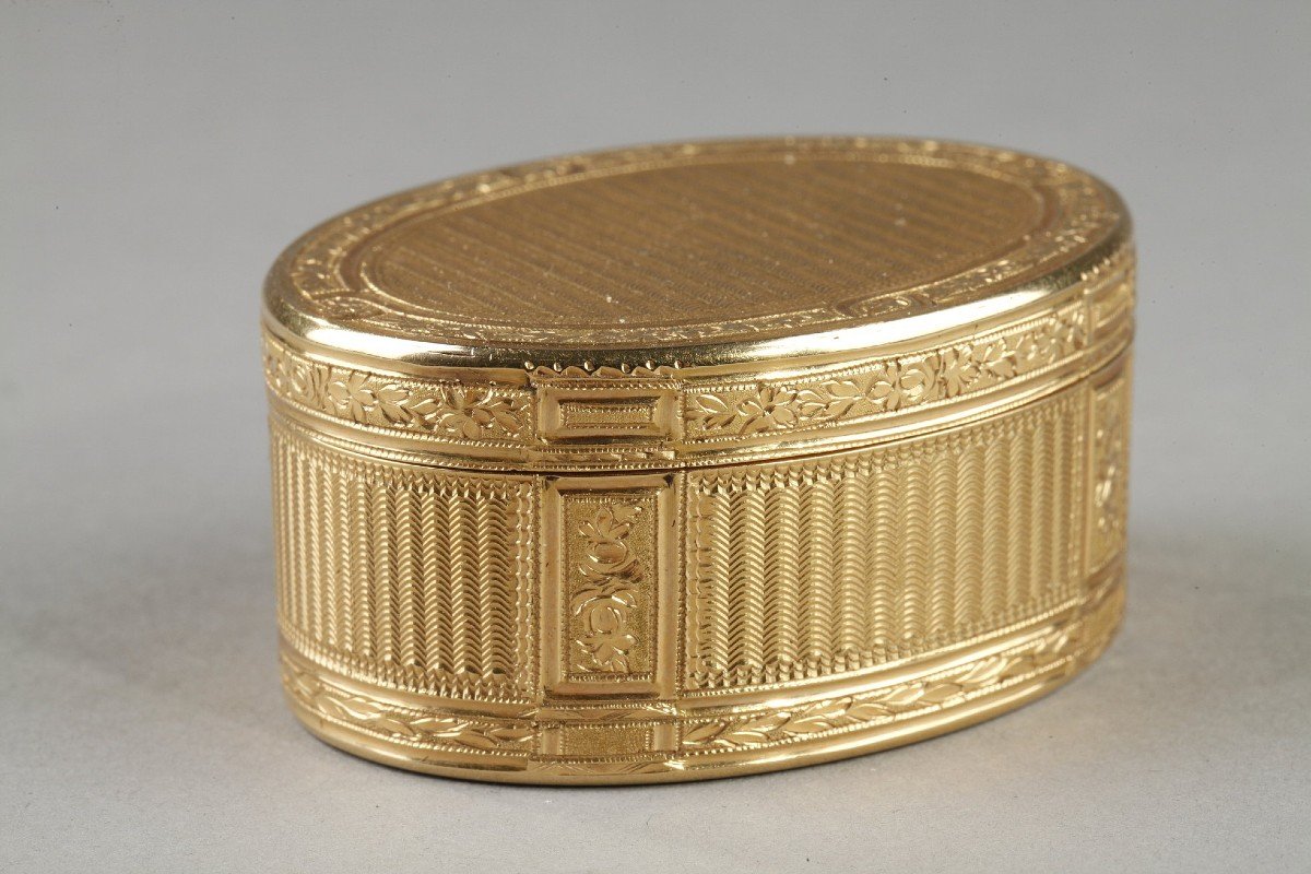 18th Century Gold Snuff Box By Pierre Pleyards -photo-4