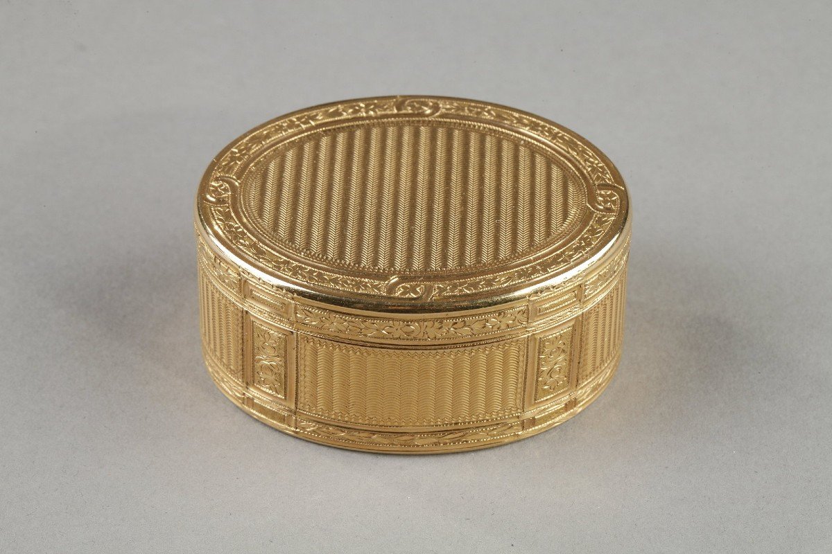 18th Century Gold Snuff Box By Pierre Pleyards -photo-3