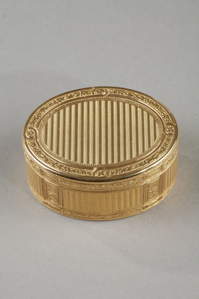 18th Century Gold Snuff Box By Pierre Pleyards -photo-4