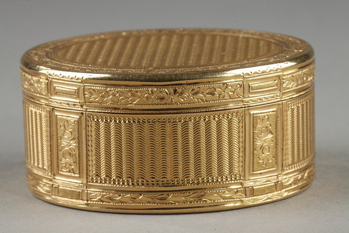 18th Century Gold Snuff Box By Pierre Pleyards 