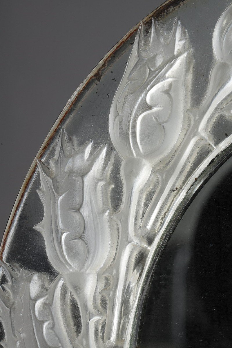 An Oval Mirror With Rose Buds Signed Lalique France-photo-1