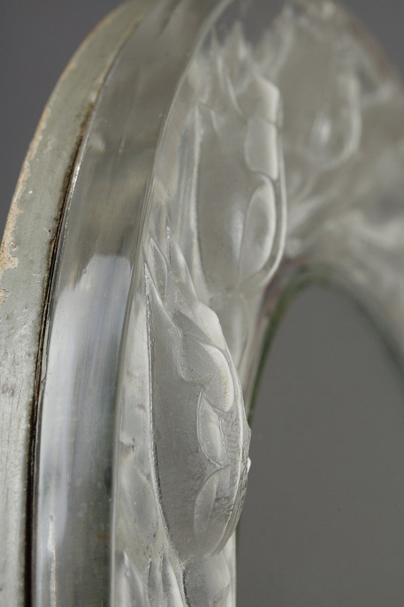 An Oval Mirror With Rose Buds Signed Lalique France-photo-3