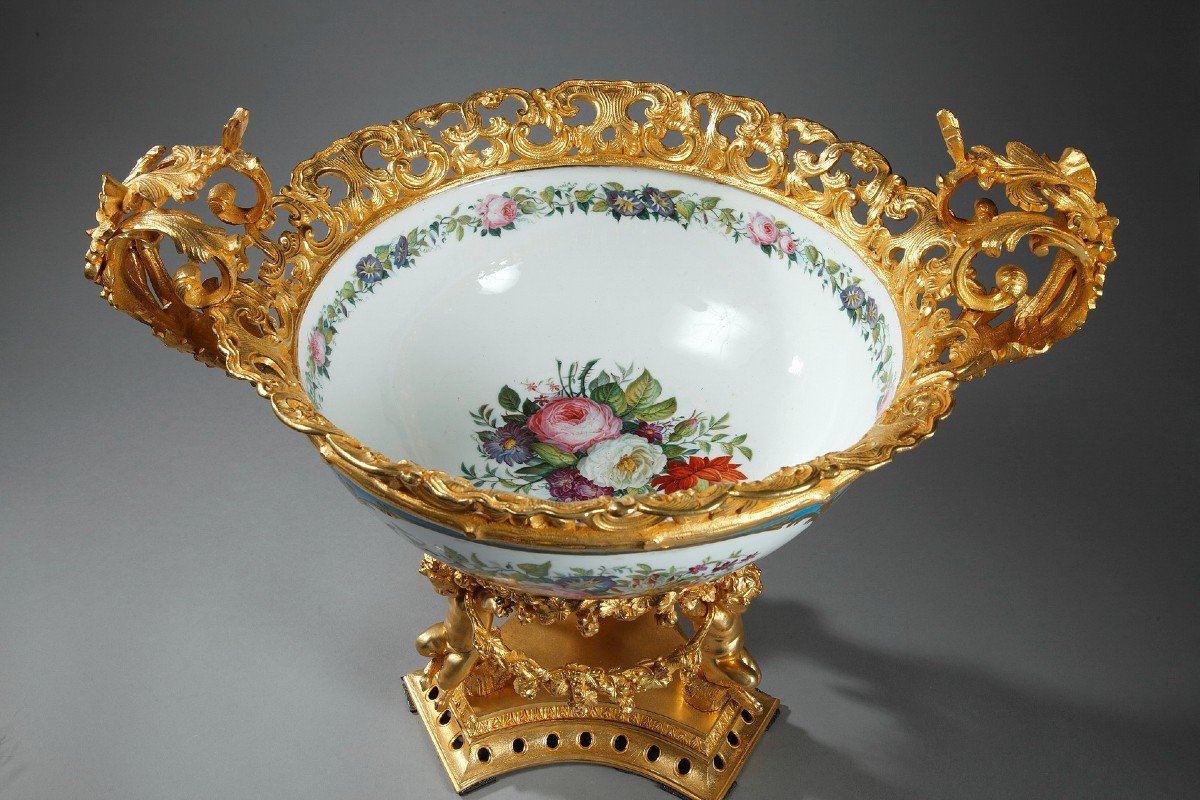 Large Porcelain And Gilt Bronze Cup In The Sèvres Style-photo-4