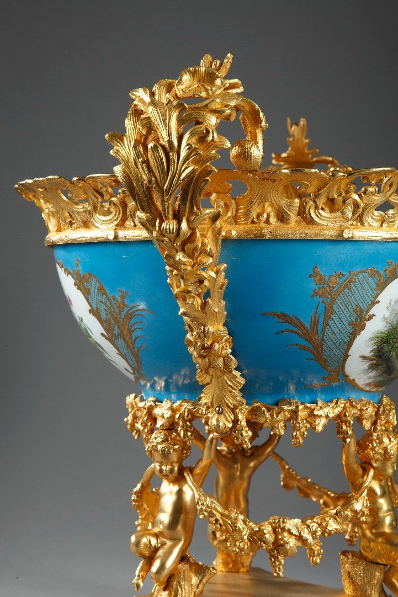 Large Porcelain And Gilt Bronze Cup In The Sèvres Style-photo-6