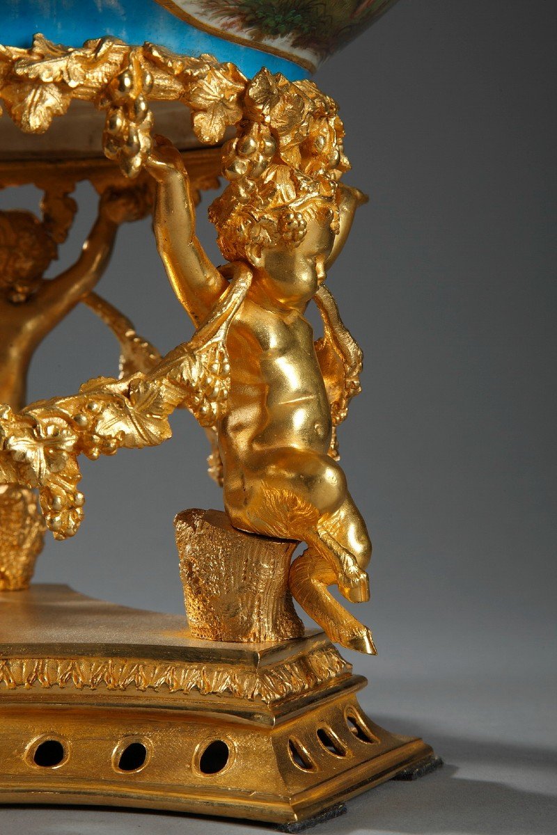 Large Porcelain And Gilt Bronze Cup In The Sèvres Style-photo-8