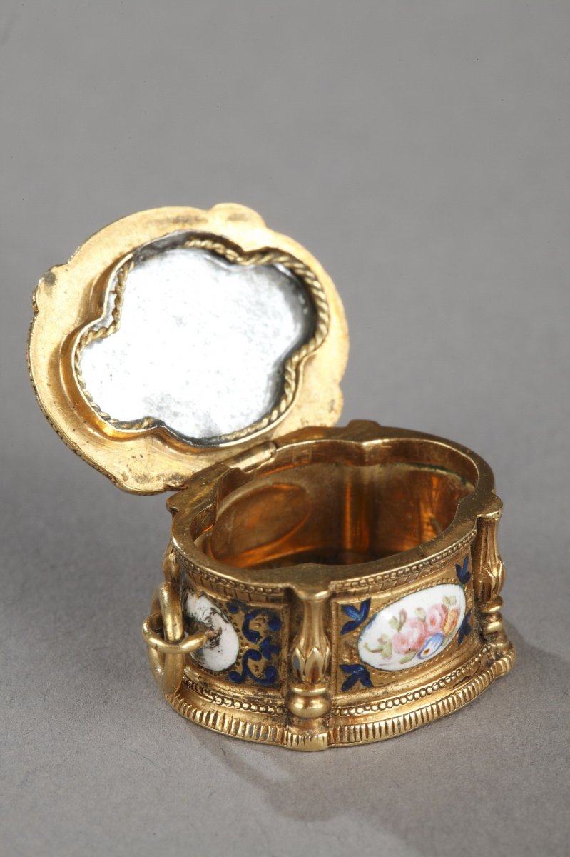 19th Century Gold And Enamel Box Pendant. -photo-3