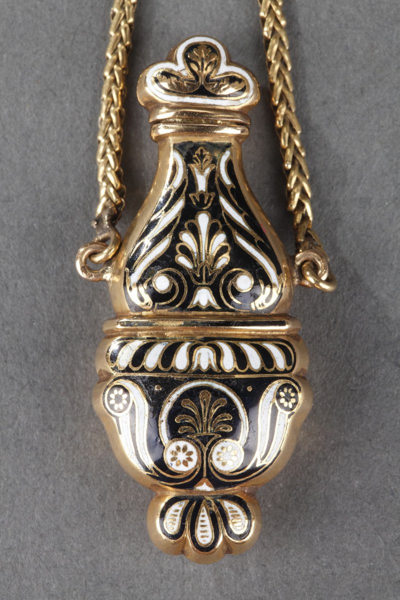 Gold And Enamel Flask. Restauration Period. Circa 1830-1840. -photo-3