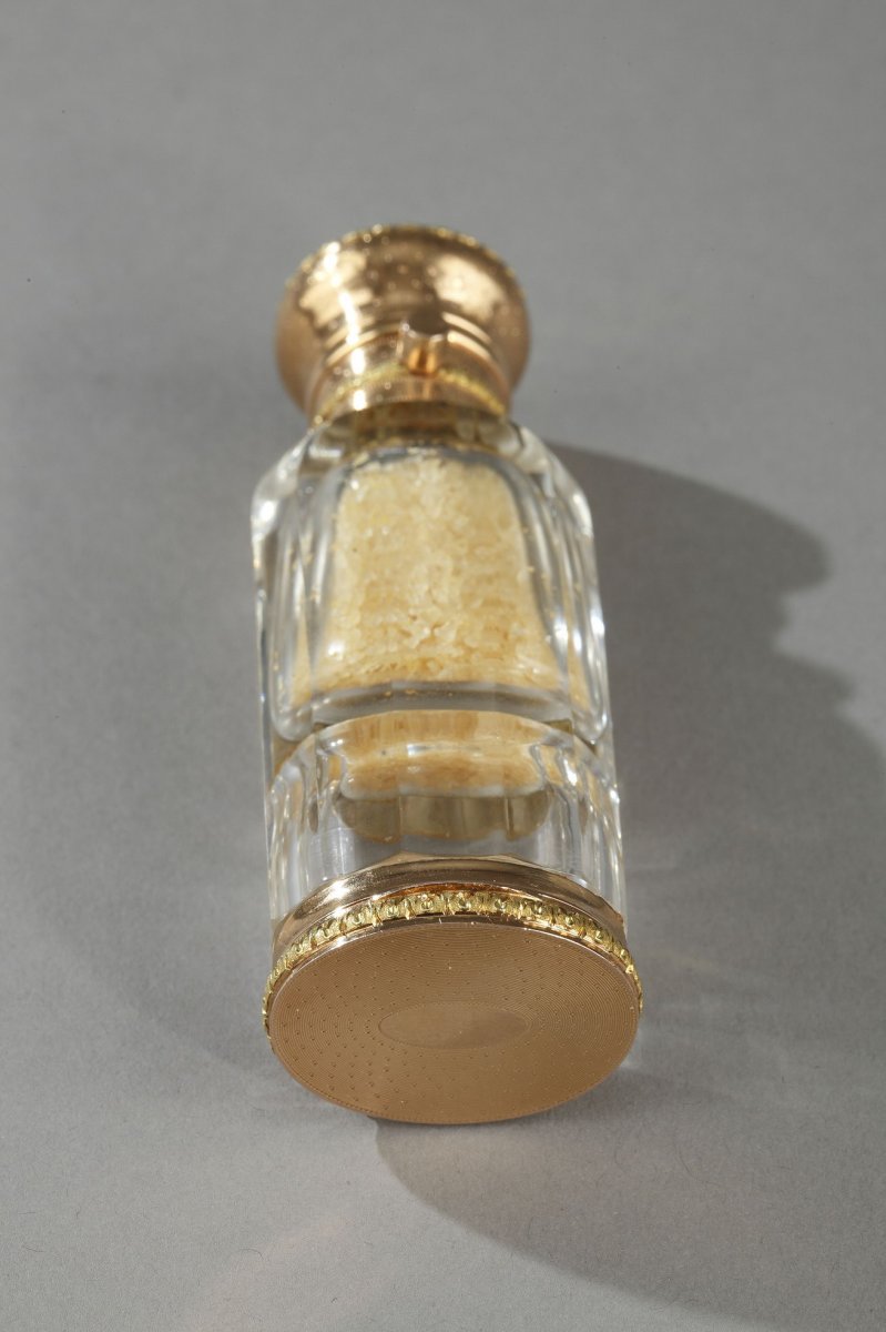 An Victorian Gold Double-ended Crystal Scent Bottle. -photo-4