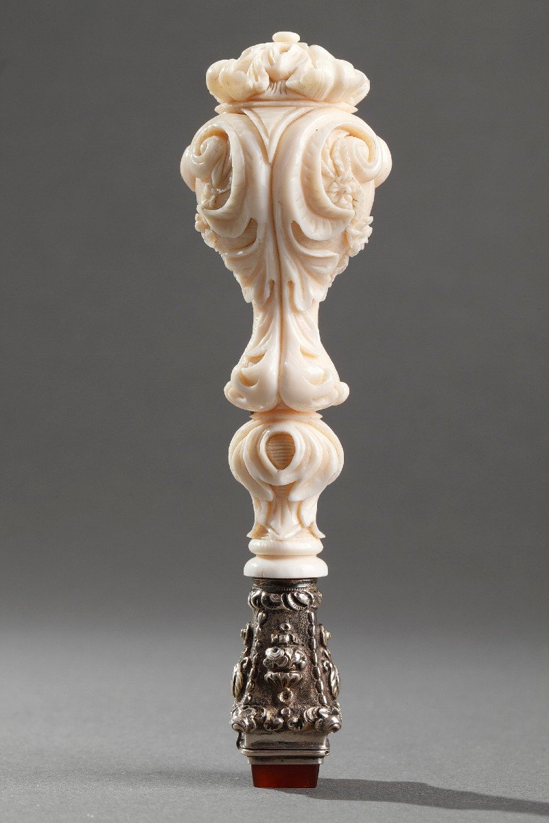 A Dieppe Ivory Desk Seal With Silver And Agate. Mid 19th Century. Restauration. -photo-3