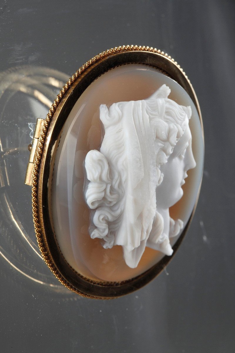 Broche En Or Et Camée Sur Agate. XIXème Siècle. -photo-1