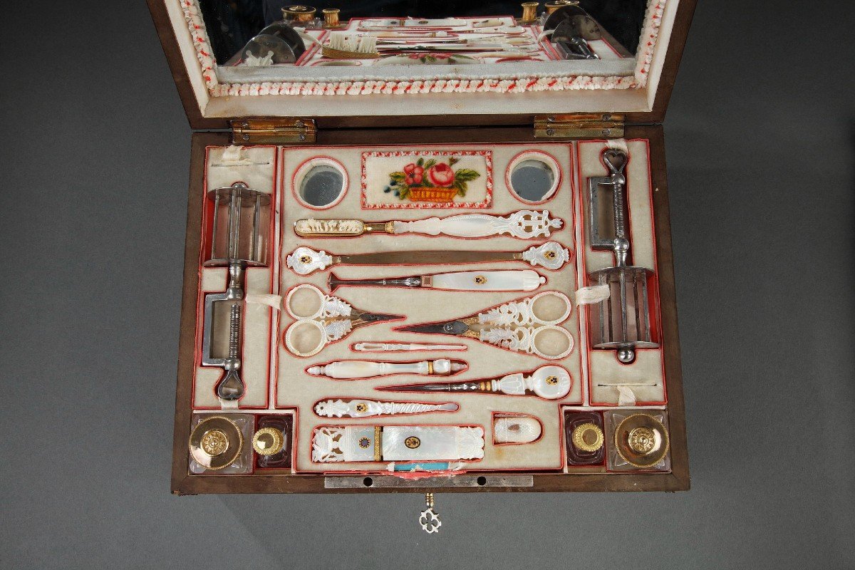 Early 19th-century Sewing-set In Amboine Wood, Gold, Mother-of-pearl. Circa 1820 -photo-4