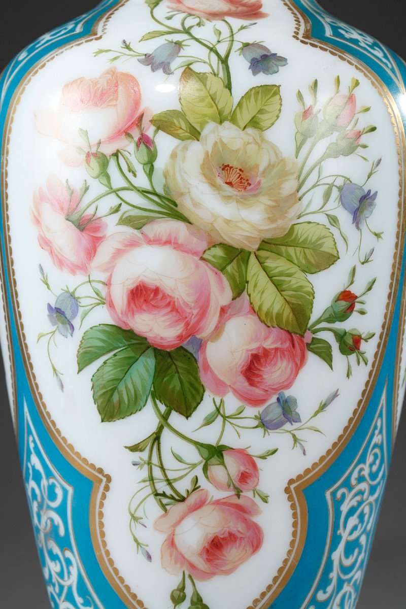 Paire De Vases En Opaline à Décor De Roses. Milieu Du XIXème Siècle. -photo-3