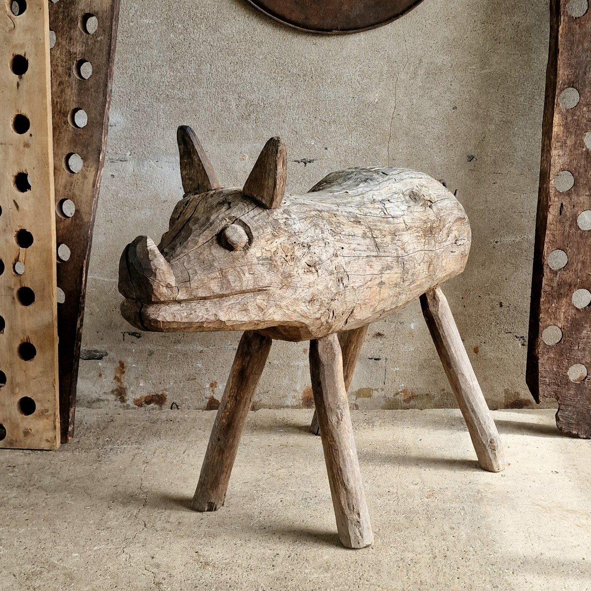 Life Size Primitive Pig Sculpture-photo-2