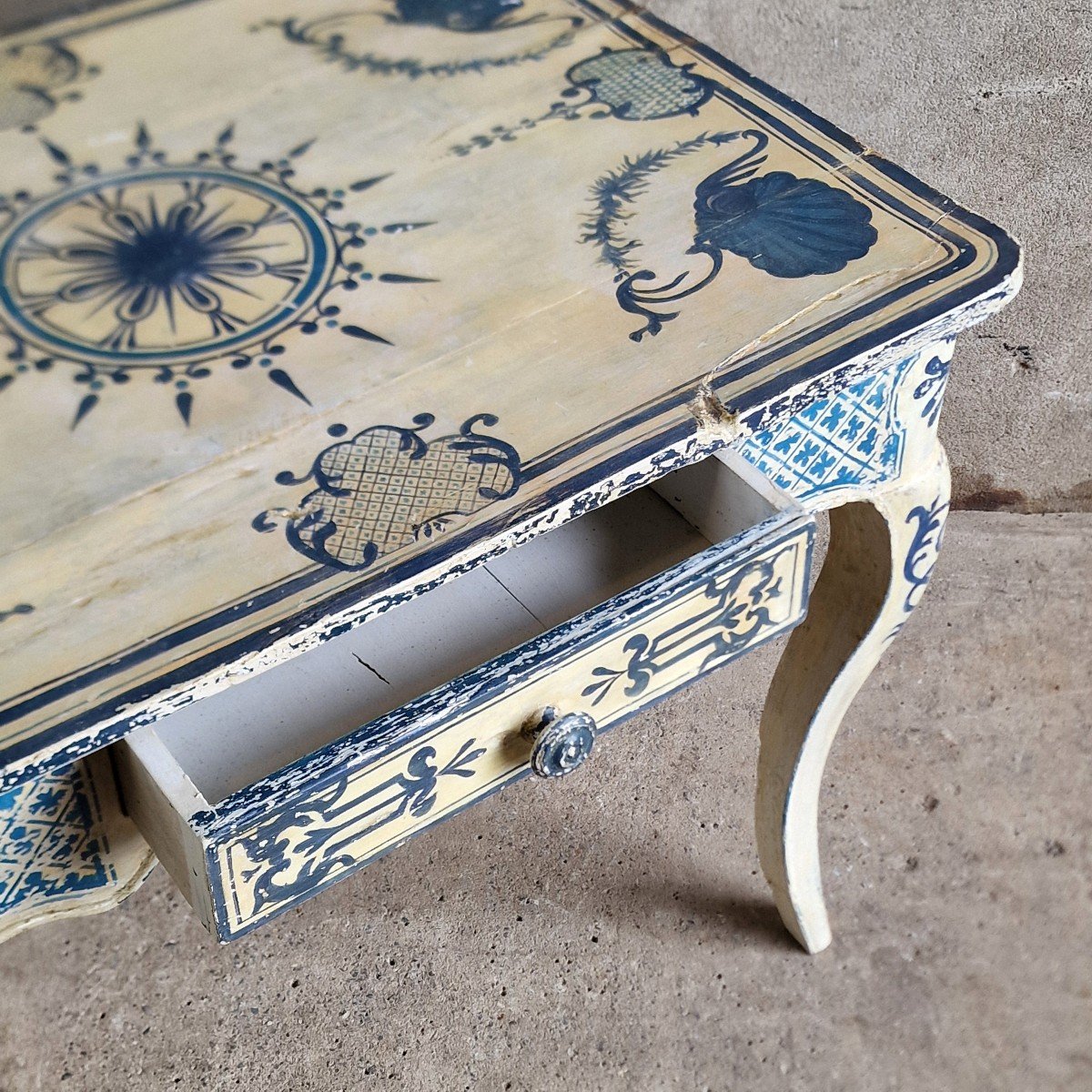 18th C Unusual Side Table-photo-3