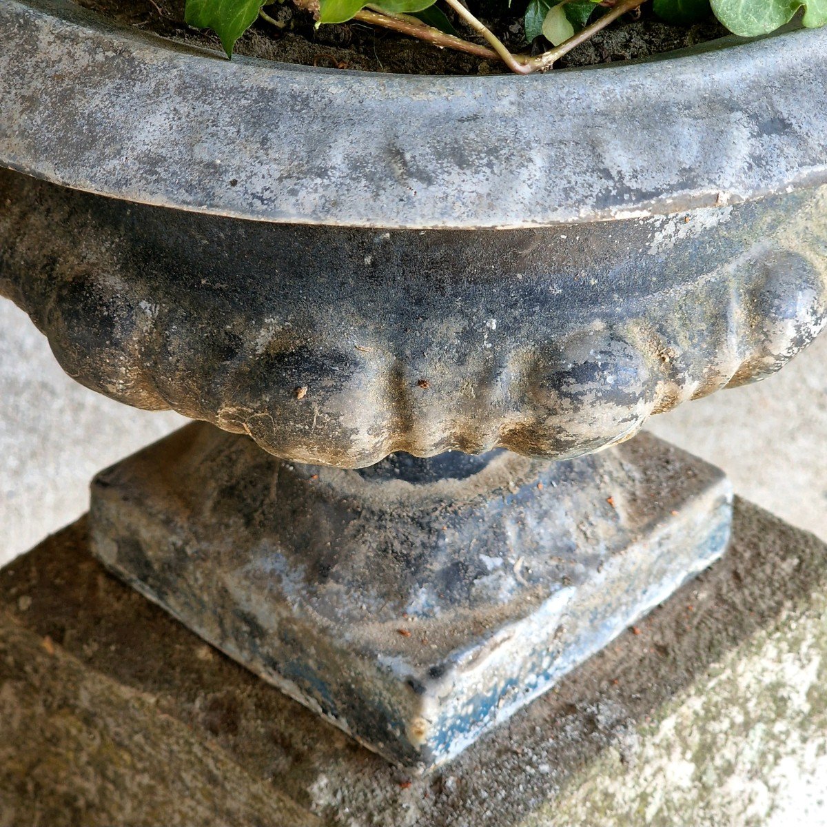 Pair Of Urns On Pedestal-photo-4