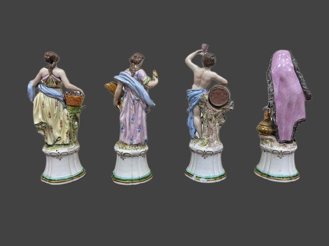 Quatre Sculptures En Porcelaine-photo-4