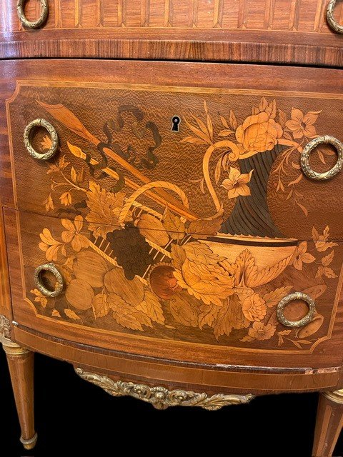 An Inlaid Commode-photo-1