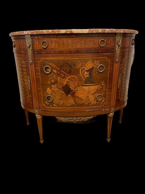An Inlaid Commode-photo-3