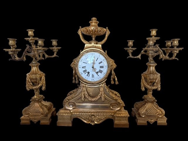 "garniture" Composed Of Clock With Candelabras In Giltbronze-photo-1