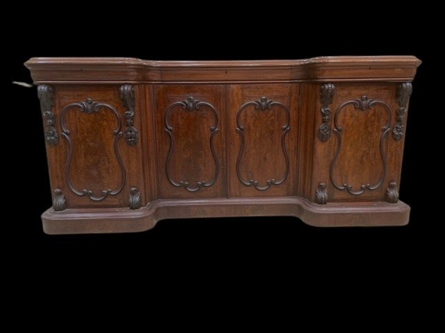 Mahogany Serving Buffet With Four Doors And Three Drawers