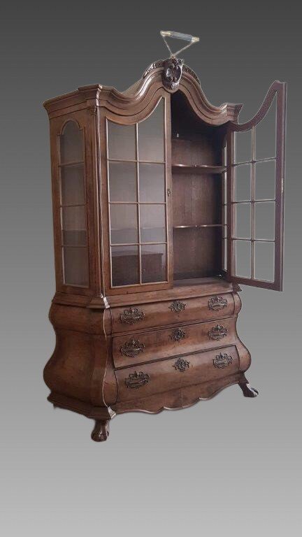 Dutch Walnut Showcase-photo-6