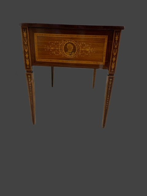 Central Italian Desk-photo-3