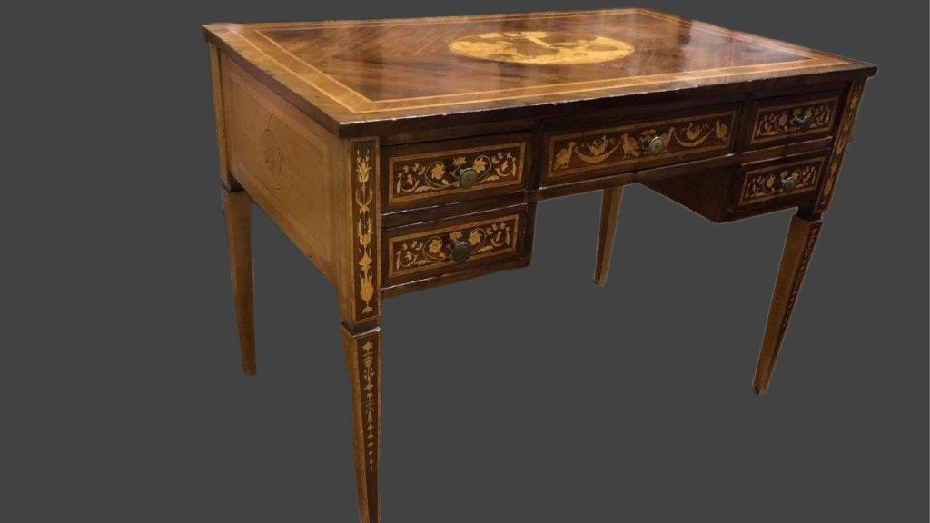 Central Italian Desk-photo-8